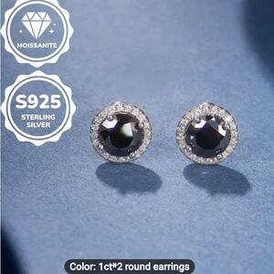 🖤🩶NEW🖤🩶 GORGEOUS!! BLACK and CLEAR S925 Silver Moissanite Stud Earrings
